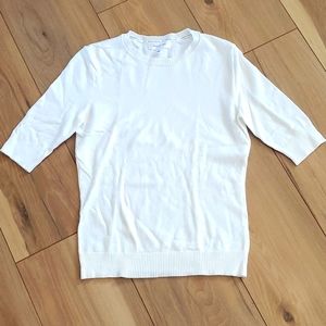 Isaac Mizrahi White Short Sleeve Lightweight Crew Neck Sweater. Women's small